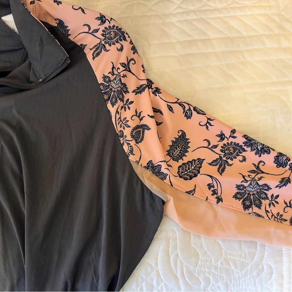 Kastel Women's Gray and Pink Floral Top - Picture 5 of 5